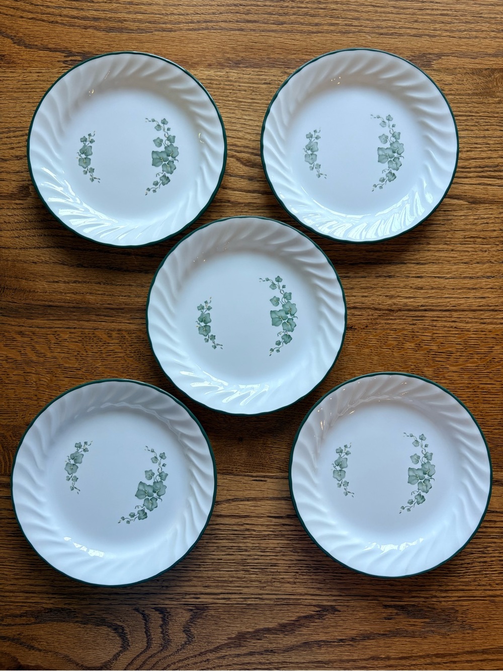 Corelle Callaway set of 5 White 7” Plates with Green Rim